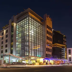 Mena Albarsha At The Mall Дубай
